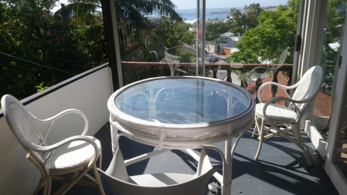Independent Quaint Flat, Close To Beach Cape Town Bagian luar foto