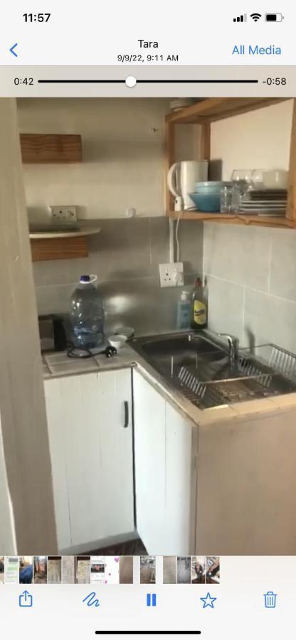 Independent Quaint Flat, Close To Beach Cape Town Bagian luar foto