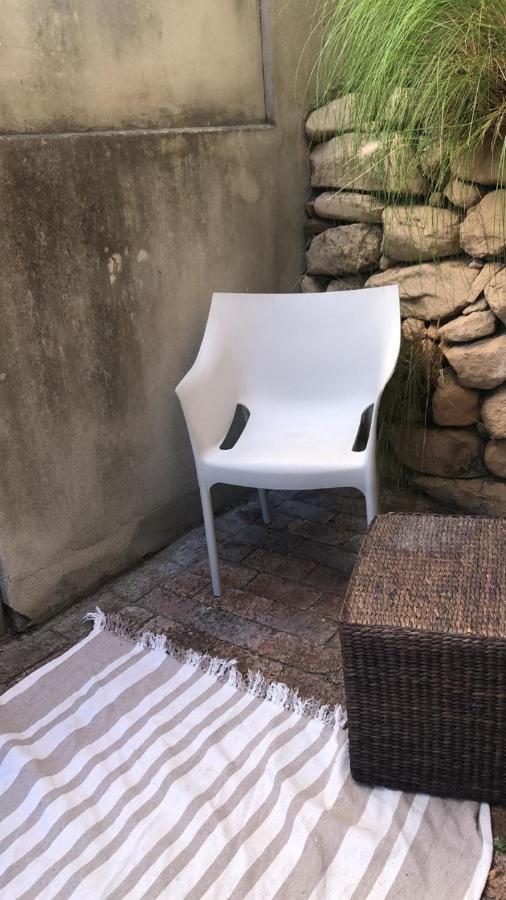 Independent Quaint Flat, Close To Beach Cape Town Bagian luar foto