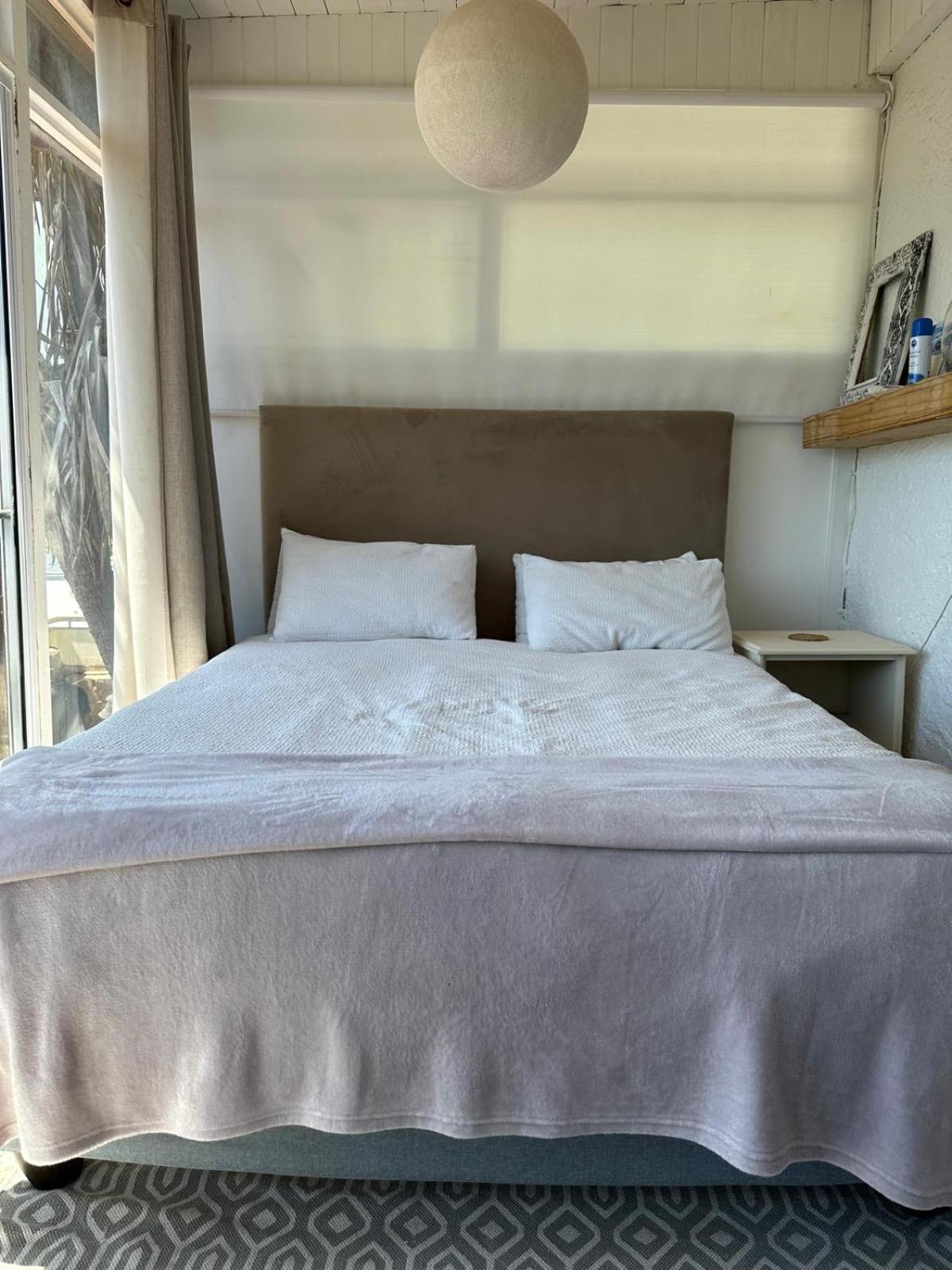 Independent Quaint Flat, Close To Beach Cape Town Bagian luar foto