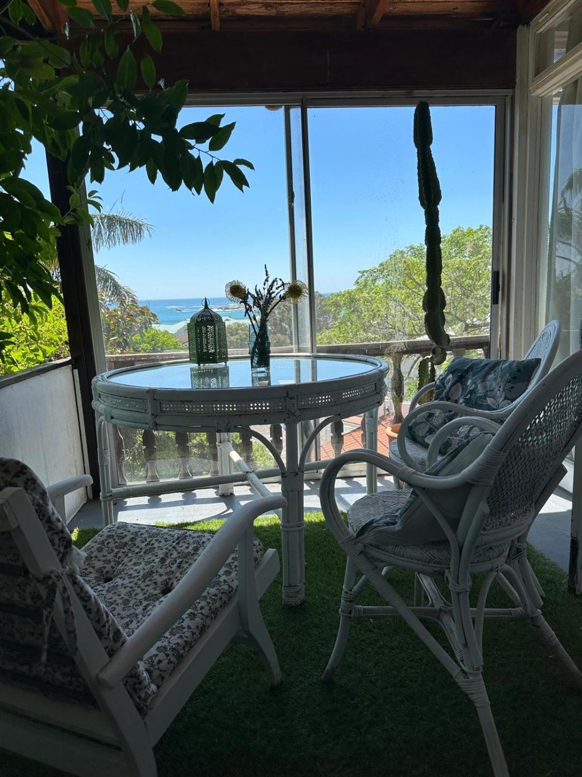 Independent Quaint Flat, Close To Beach Cape Town Bagian luar foto